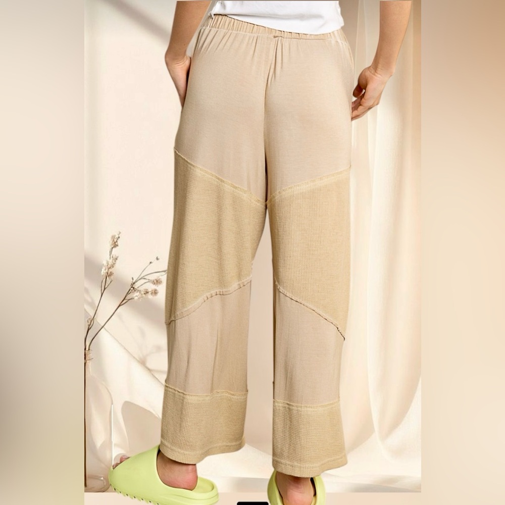 POL Honey Gold Corn Soup Wide-Leg Cropped Pants - Picture 5 of 7